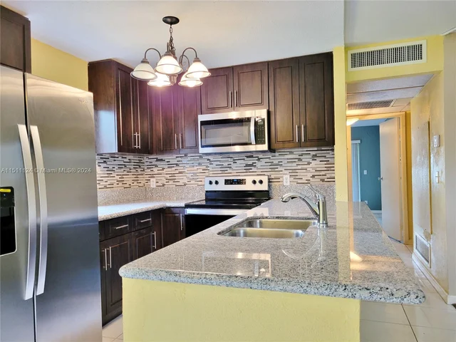 597 Monaco M # 597, Delray Beach FL 33446