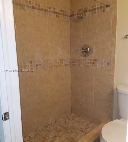 2500 NE 193rd St # 19381, Miami FL 33180