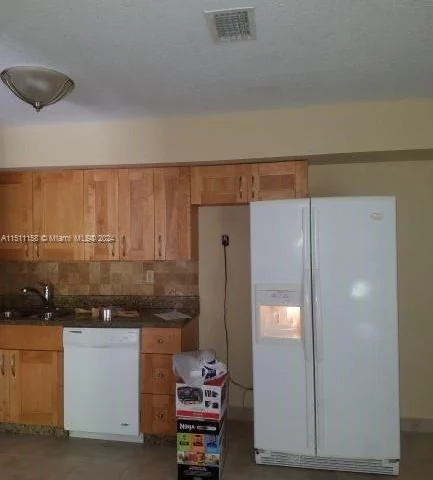 2500 NE 193rd St # 19381, Miami FL 33180