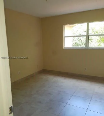 2500 NE 193rd St # 19381, Miami FL 33180