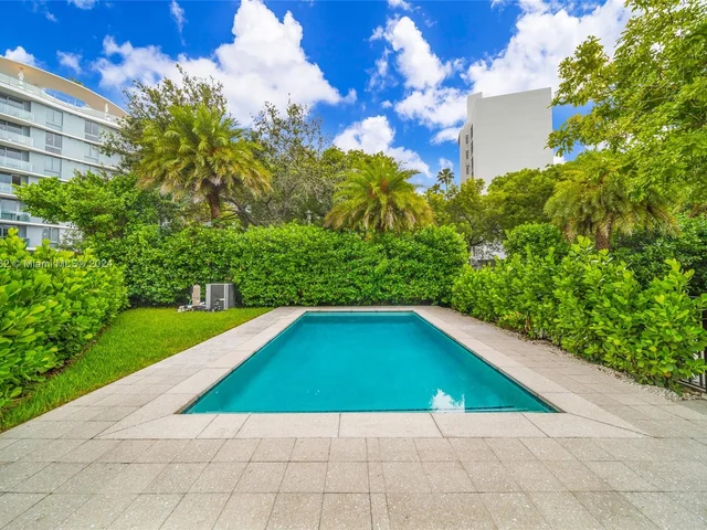 464 NE 57th St, Miami FL 33137