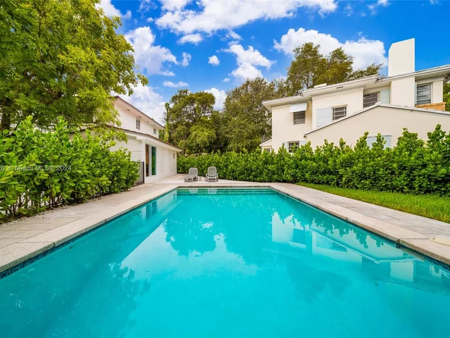 464 NE 57th St, Miami FL 33137