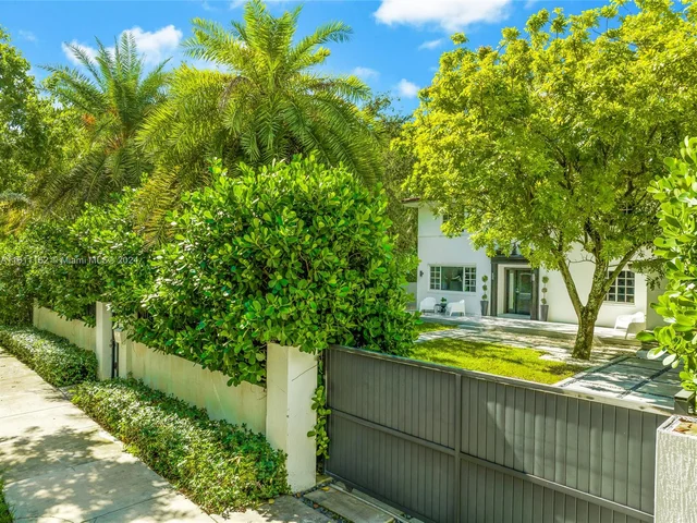 464 NE 57th St, Miami FL 33137