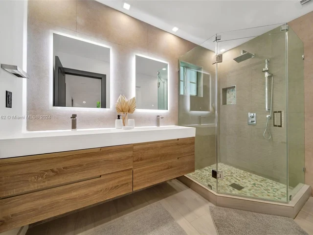 464 NE 57th St, Miami FL 33137