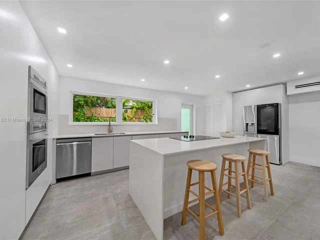 464 NE 57th St, Miami FL 33137