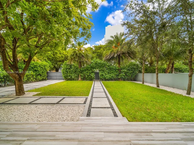 464 NE 57th St, Miami FL 33137