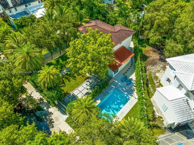 464 NE 57th St, Miami FL 33137