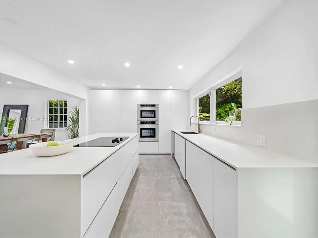 464 NE 57th St, Miami FL 33137