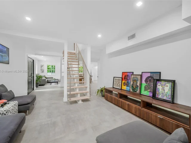 464 NE 57th St, Miami FL 33137