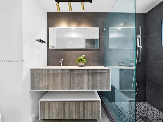 464 NE 57th St, Miami FL 33137