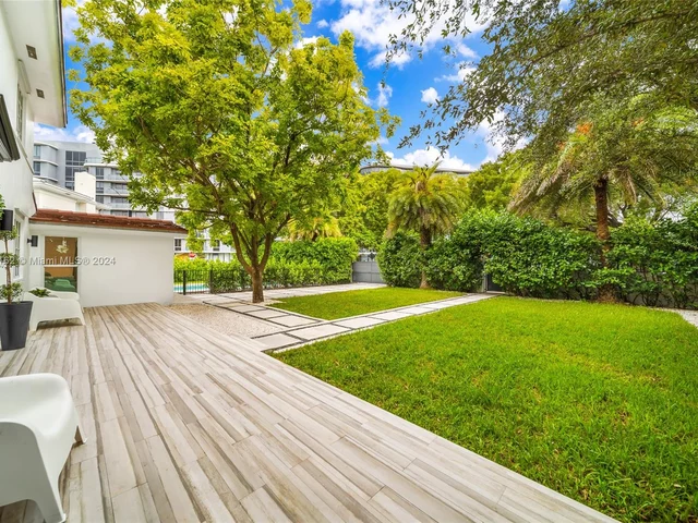 464 NE 57th St, Miami FL 33137