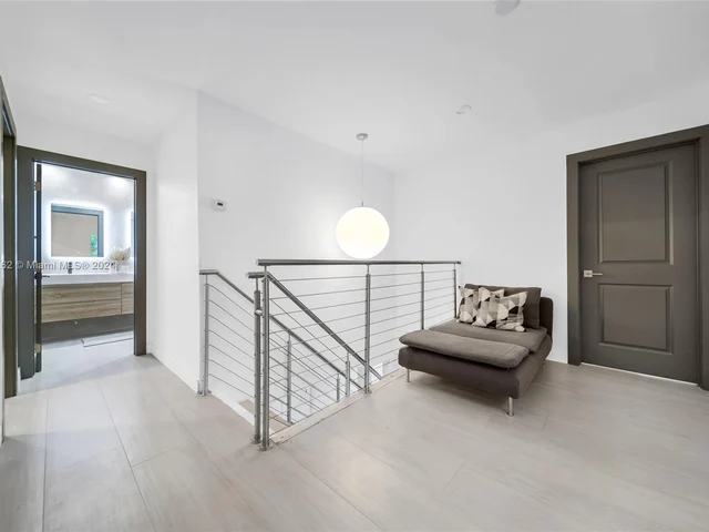 464 NE 57th St, Miami FL 33137