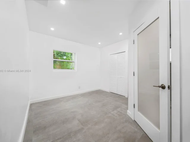 464 NE 57th St, Miami FL 33137