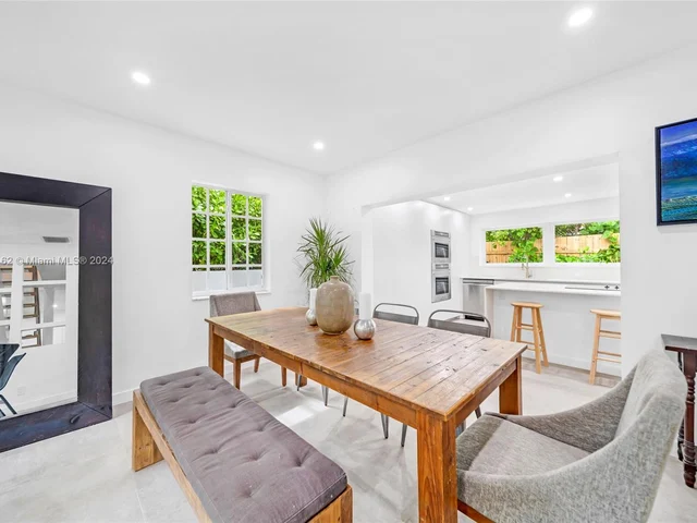 464 NE 57th St, Miami FL 33137