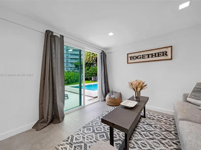 464 NE 57th St, Miami FL 33137