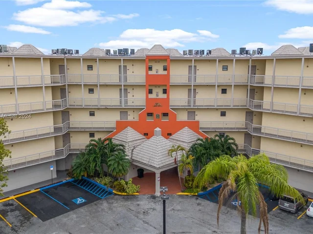 8290 Lake Dr # 307, Doral FL 33166