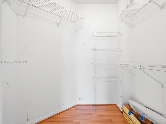 8290 Lake Dr # 307, Doral FL 33166