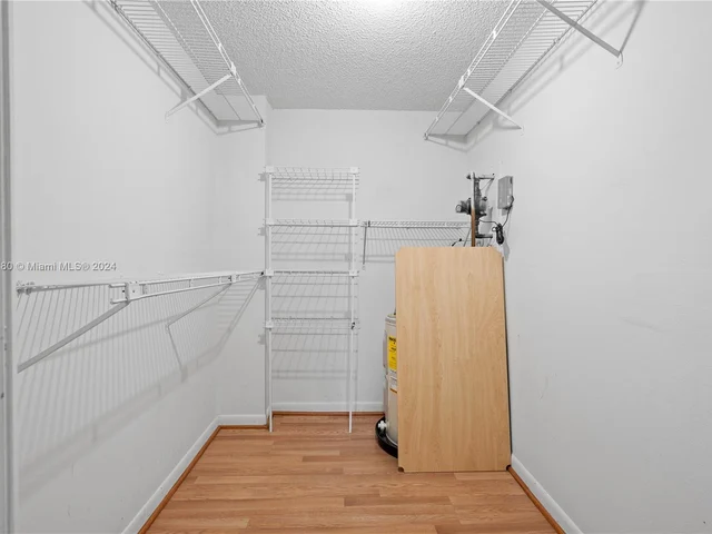 8290 Lake Dr # 307, Doral FL 33166