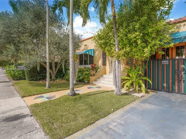 521 NE 74th St, Miami FL 33138