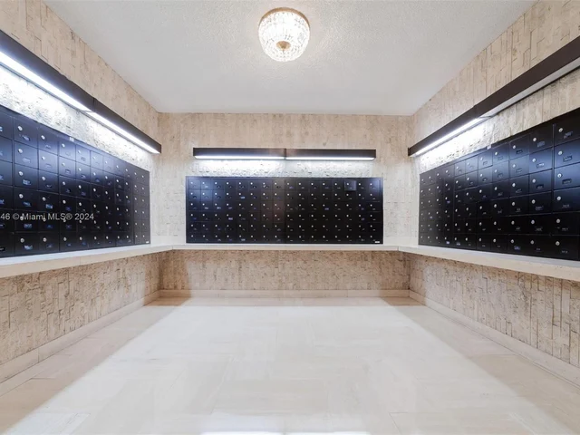 2500 Parkview Dr # 1117, Hallandale Beach FL 33009