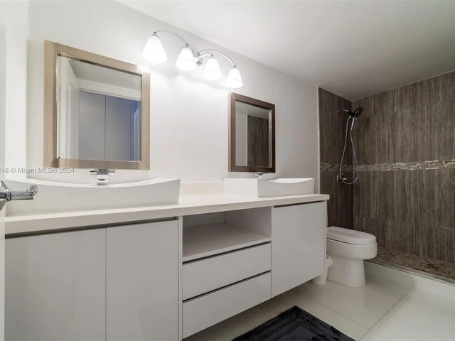 2500 Parkview Dr # 1117, Hallandale Beach FL 33009