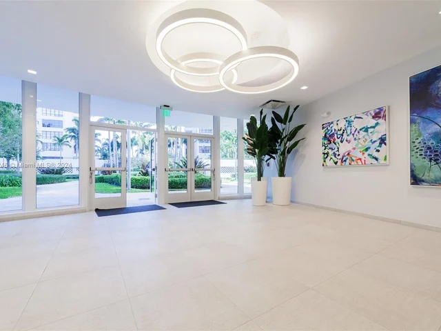 2500 Parkview Dr # 1117, Hallandale Beach FL 33009