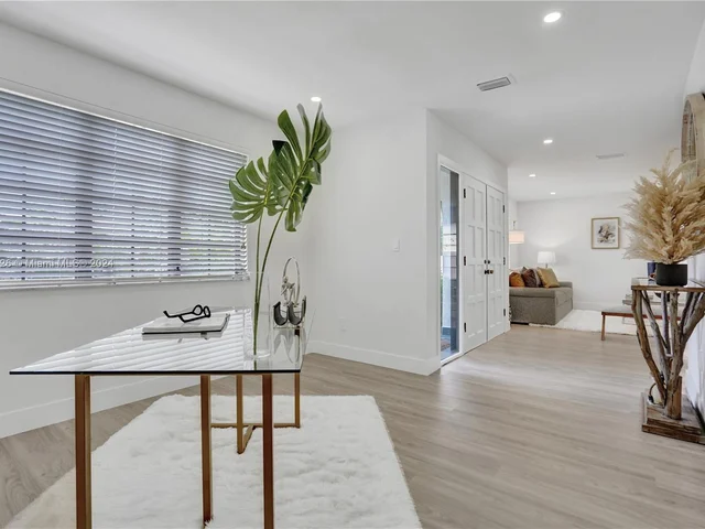 845 Ludlam Dr, Miami Springs FL 33166