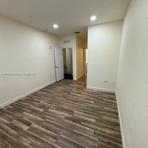 290 NW 109th Ave # 212, Miami FL 33172