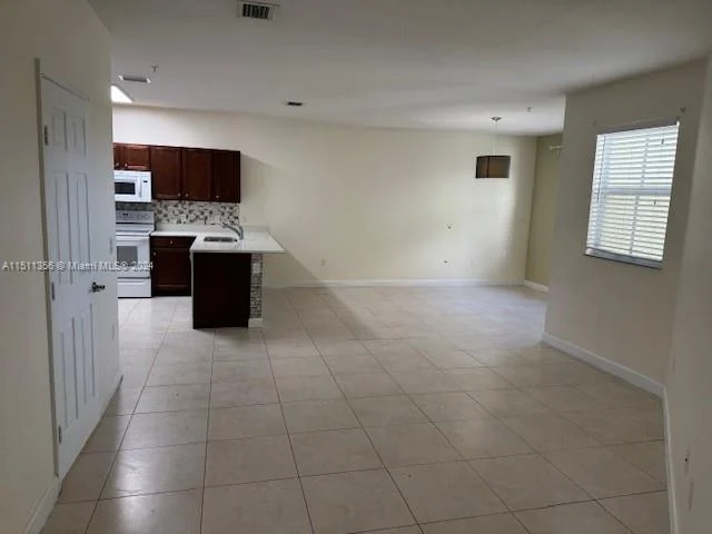290 NW 109th Ave # 212, Miami FL 33172