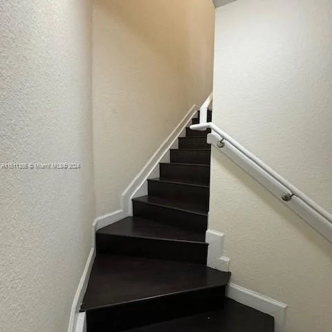 290 NW 109th Ave # 212, Miami FL 33172