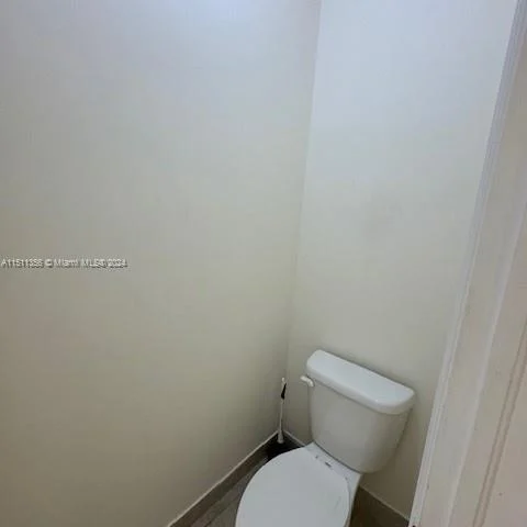 290 NW 109th Ave # 212, Miami FL 33172