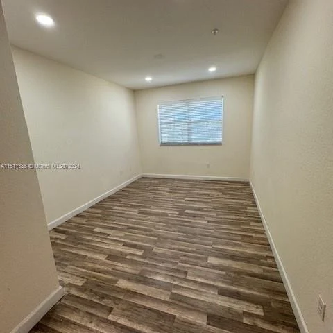 290 NW 109th Ave # 212, Miami FL 33172