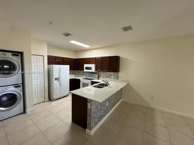290 NW 109th Ave # 212, Miami FL 33172