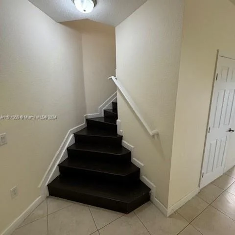 290 NW 109th Ave # 212, Miami FL 33172