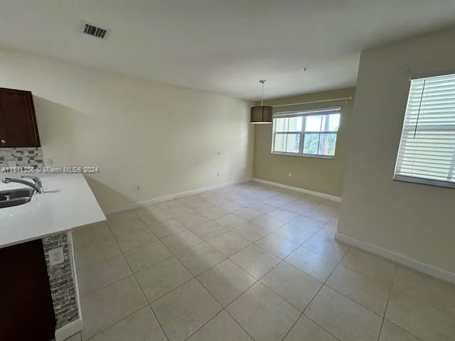 290 NW 109th Ave # 212, Miami FL 33172
