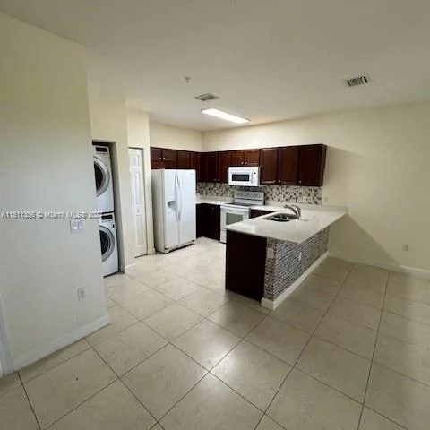 290 NW 109th Ave # 212, Miami FL 33172
