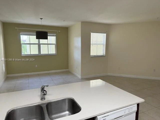 290 NW 109th Ave # 212, Miami FL 33172