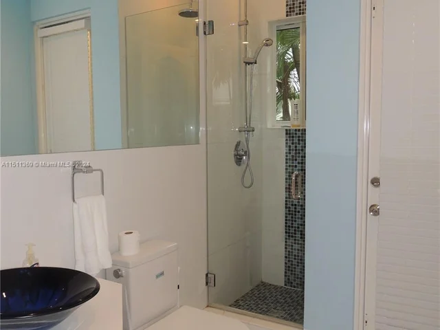 240 S Hibiscus Dr, Miami Beach FL 33139