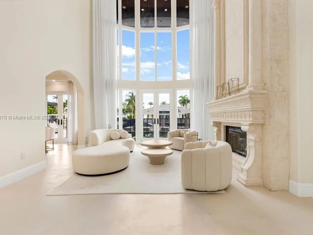 3380 NE 170th St, North Miami Beach FL 33160