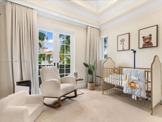 3380 NE 170th St, North Miami Beach FL 33160