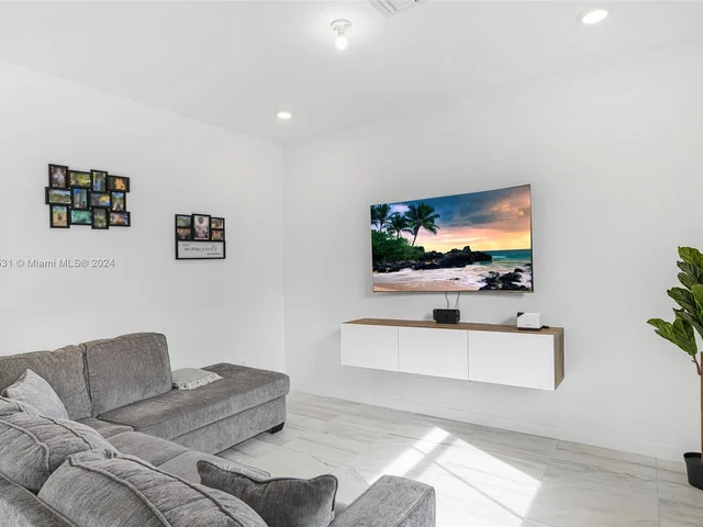 786 SE 18th St # 0, Homestead FL 33034