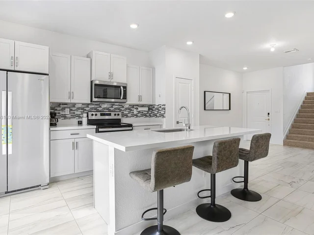 786 SE 18th St # 0, Homestead FL 33034