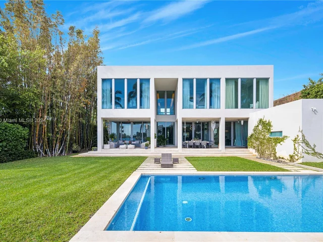 9407 E Broadview Dr, Bay Harbor Islands FL 33154