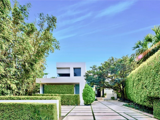 9407 E Broadview Dr, Bay Harbor Islands FL 33154