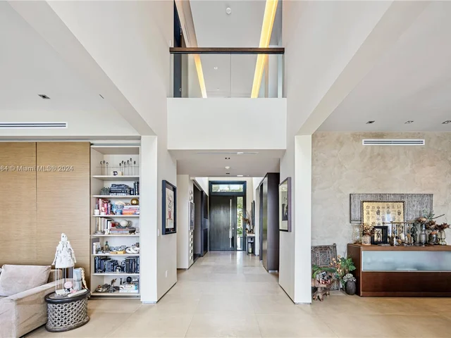 9407 E Broadview Dr, Bay Harbor Islands FL 33154