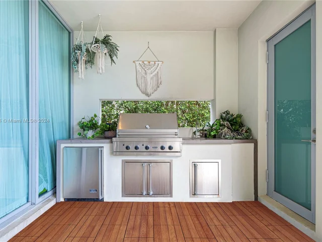 9407 E Broadview Dr, Bay Harbor Islands FL 33154