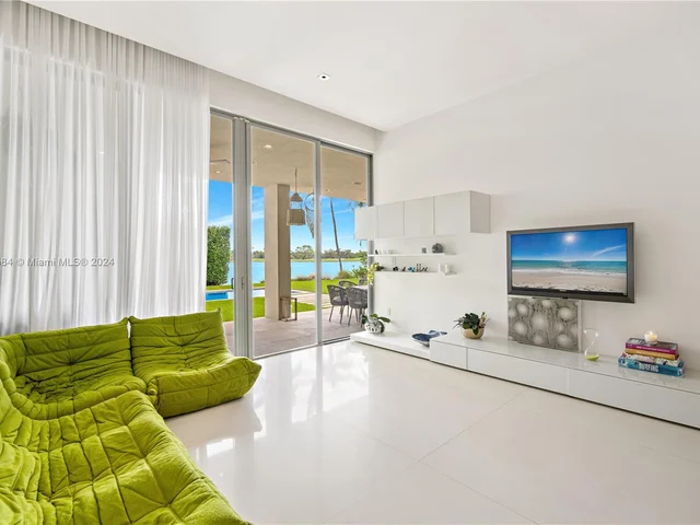 9407 E Broadview Dr, Bay Harbor Islands FL 33154