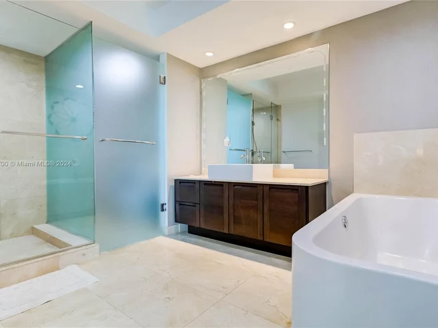 250 Sunny Isles Blvd # 804, Sunny Isles Beach FL 33160