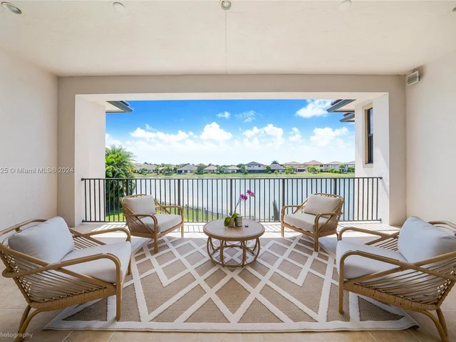 9015 Vista Way, Parkland FL 33076