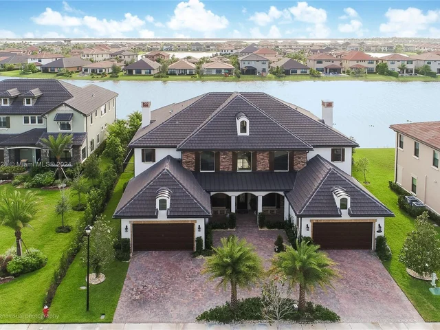 9015 Vista Way, Parkland FL 33076